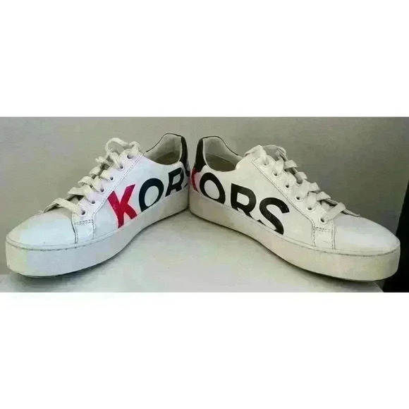 Michael Kors leather sneakers logo wrap around size. 7M patent leather on back - Picture 3 of 9